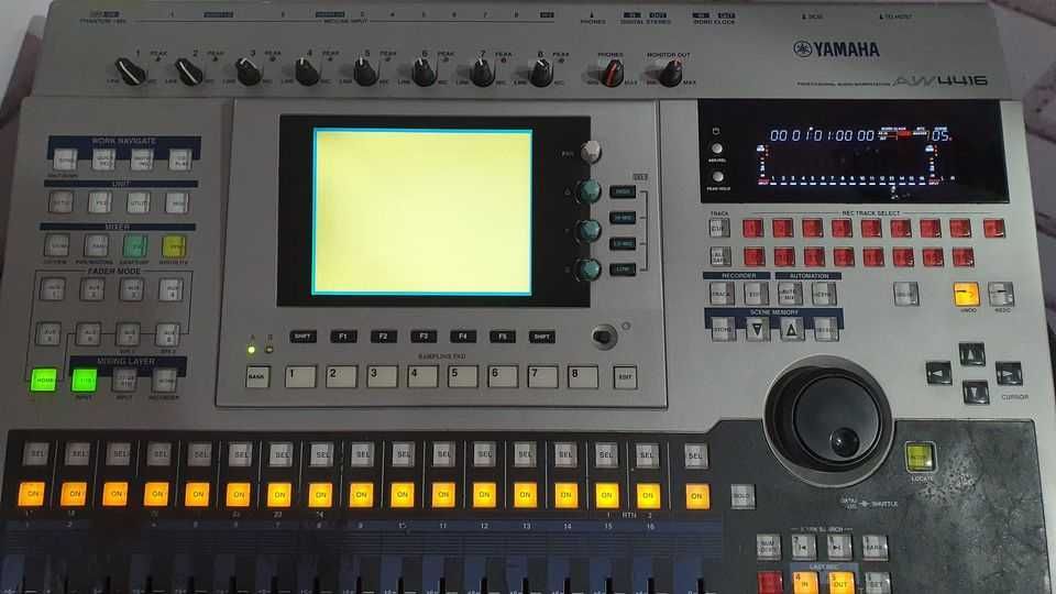 Mesa Estúdio Yamaha AW4416