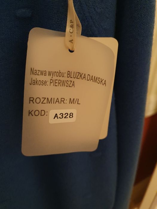 Niebieski cienki sweter