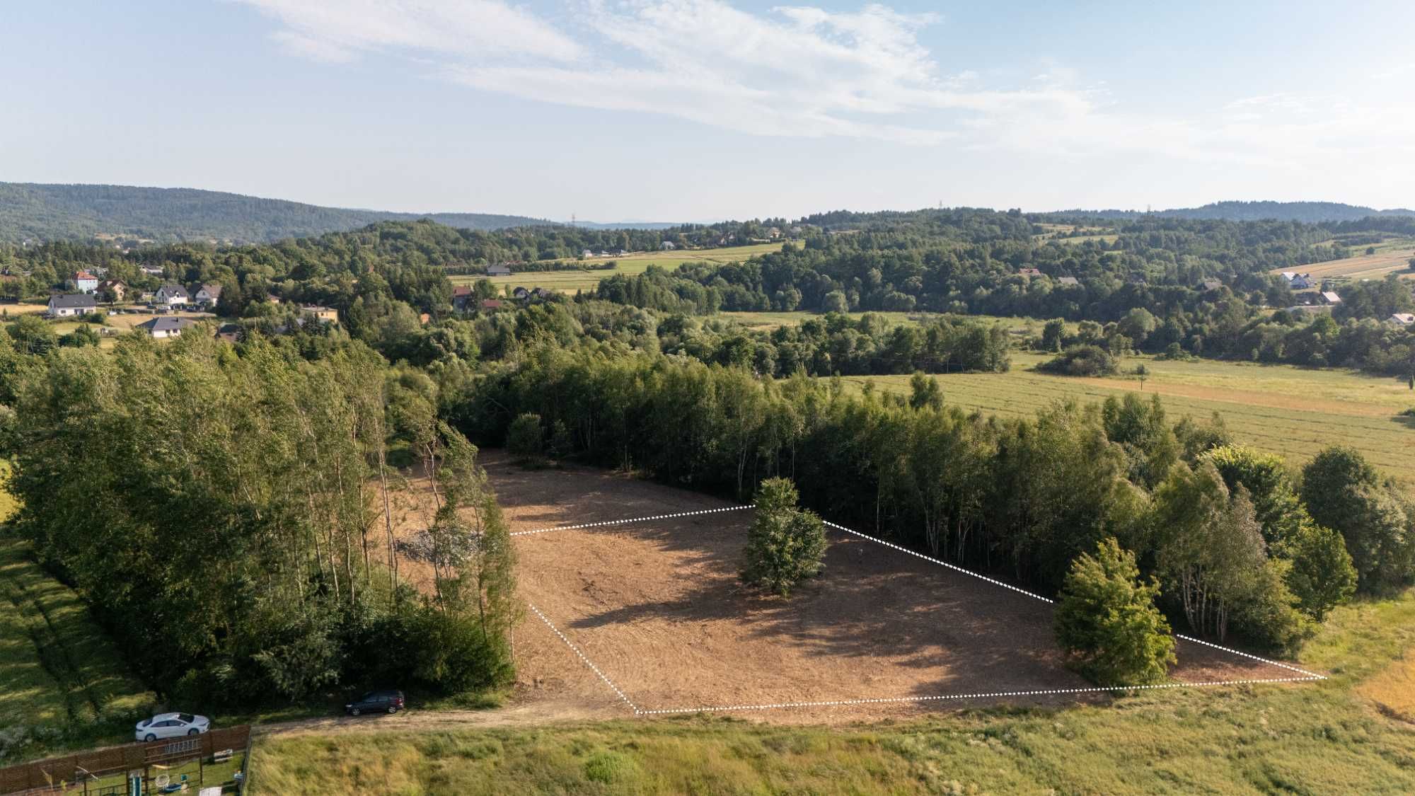 Dron do wynajęcia z operatorem – zdjęcia, filmy, kontrole budowlane