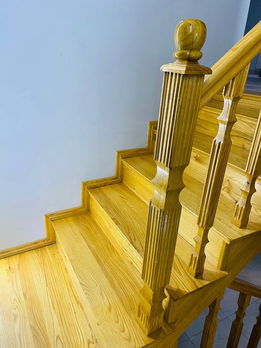 Schody dębowe używane