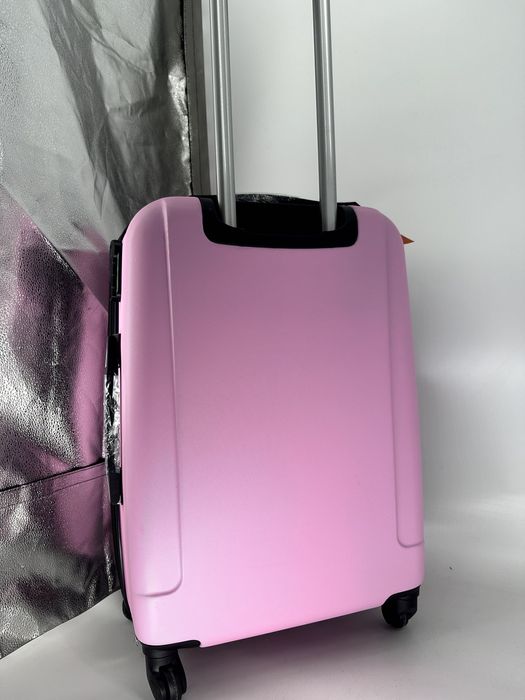 Nowa walizka średnia różowa, pudrowy róż