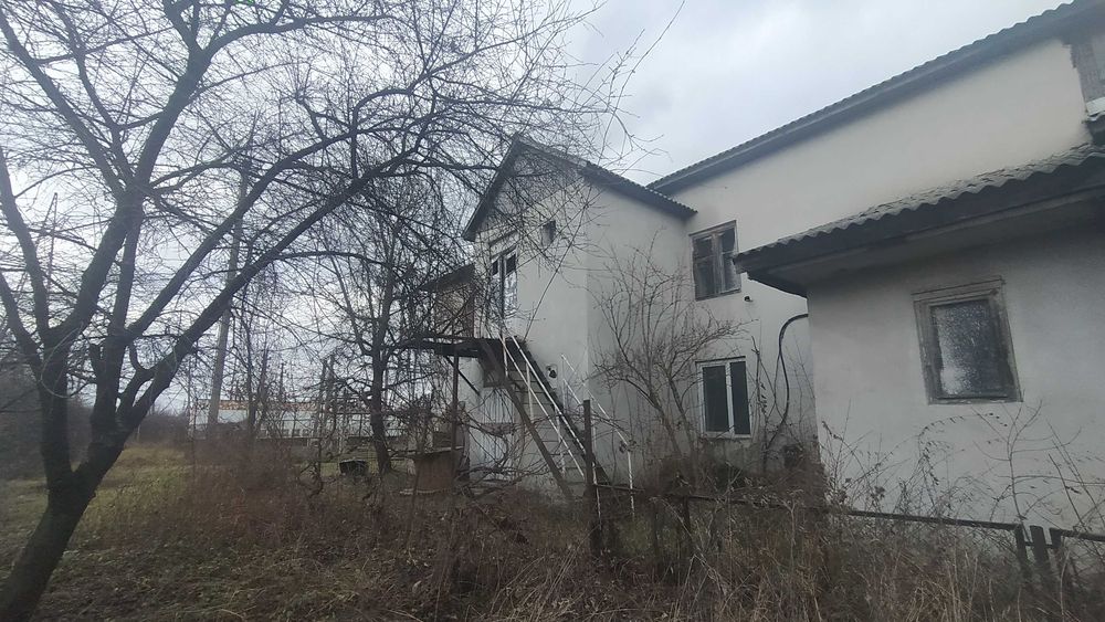 Продаж будівлі в м. Чоп – ідеальна локація для бізнесу або складу!