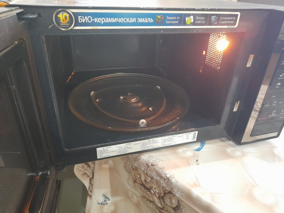 Микроволновая печь Samsung ME 83 XR