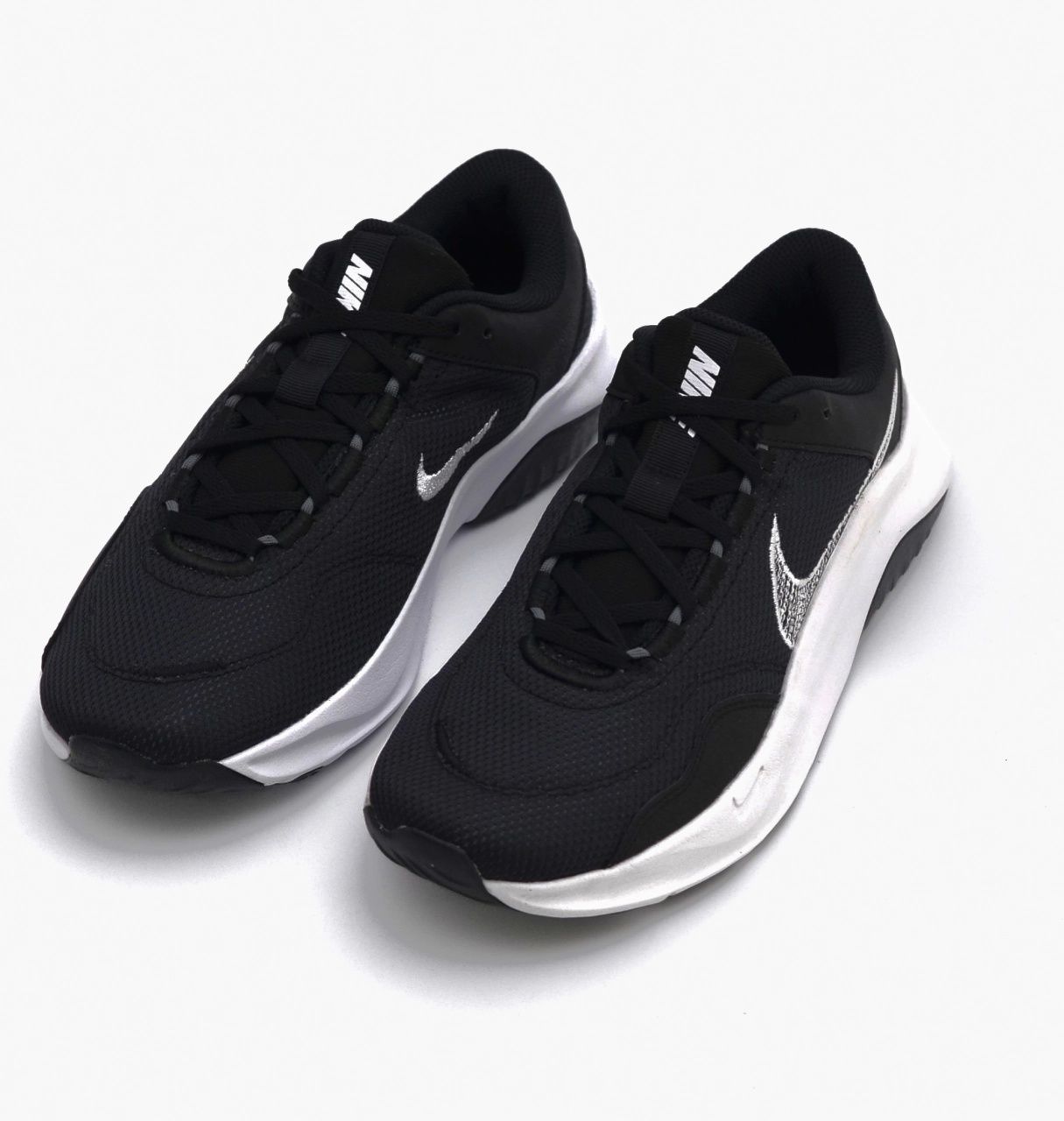 Оригінальні чоловічі кросівки Nike Legend Essential 3 Next Nature (DM1