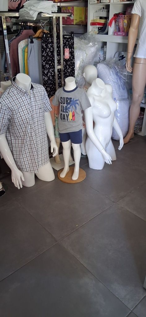 Manequins homem senhora criança