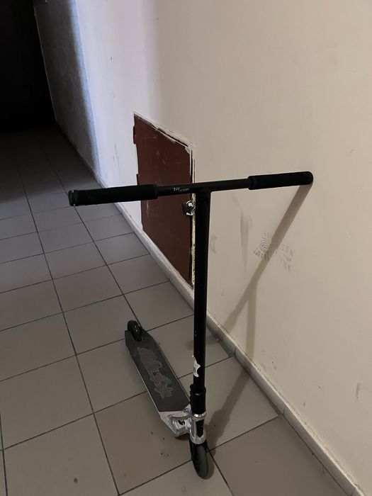 Кастом. Алюминевый трюковой самокат в достаточно хорошем состоянии