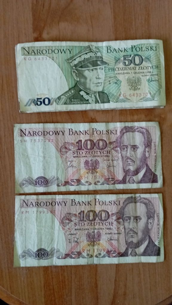 Banknoty 100 zł i 50 zł