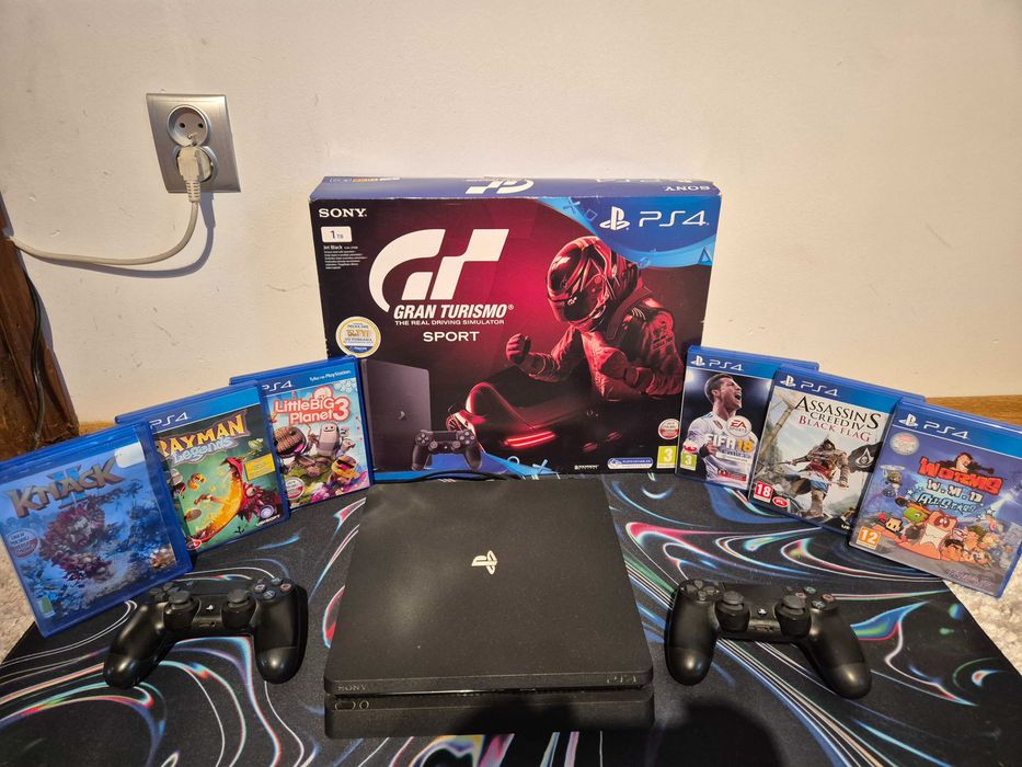 Playstation Ps4 1Tb 2 pady i 6 gier