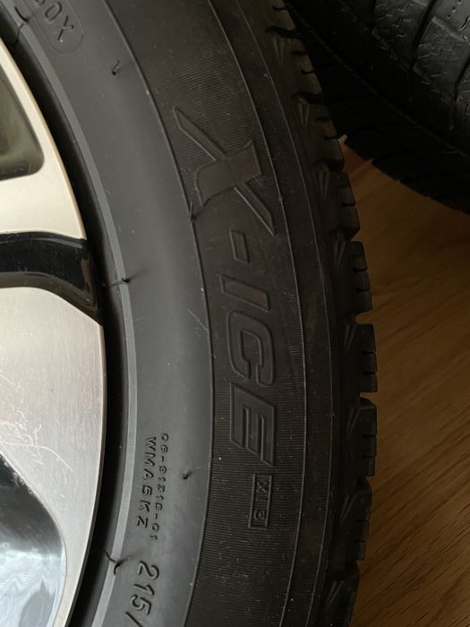 Зимові колеса 215/55/R16.
