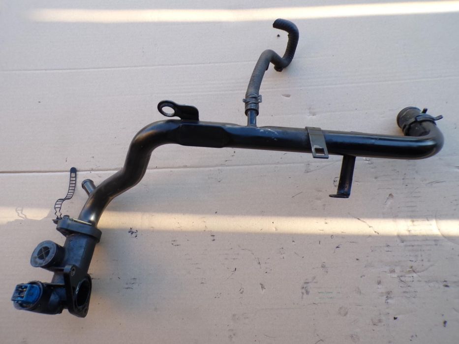 KRÓCIEC OBUDOWY TERMOSTATU VW PASSAT B5 AUDI A4 1.8 20V 058121133B