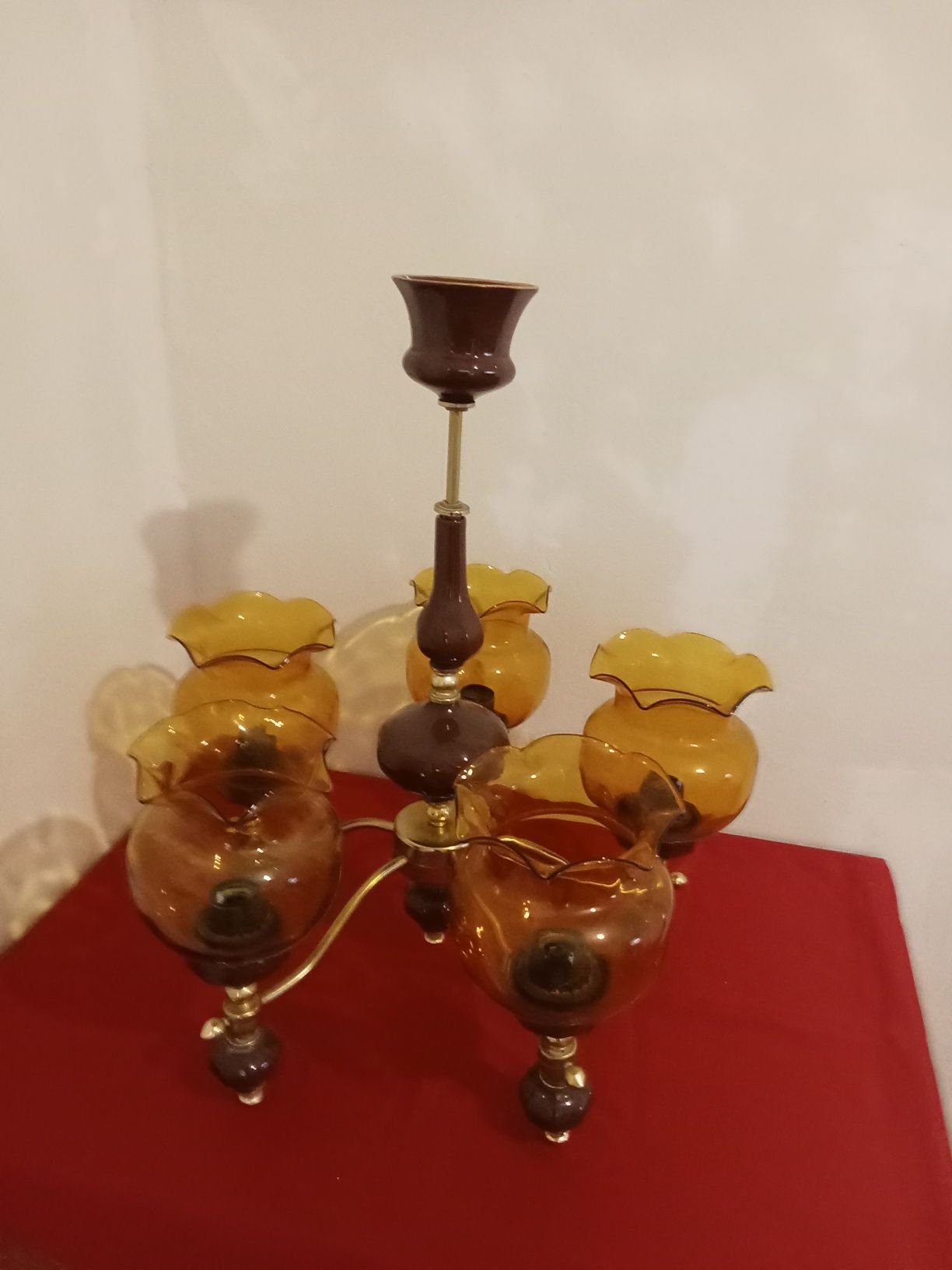 Продам гарну люстру