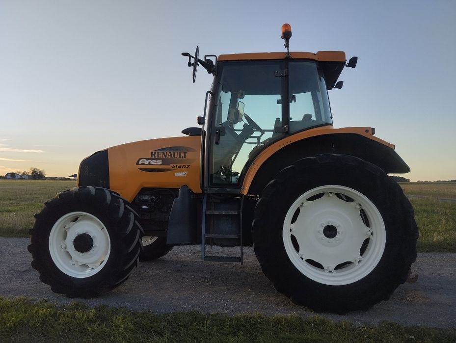 Renault Ares 616