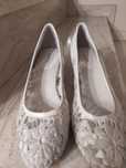 Buty damskie koronkowe na koturnie