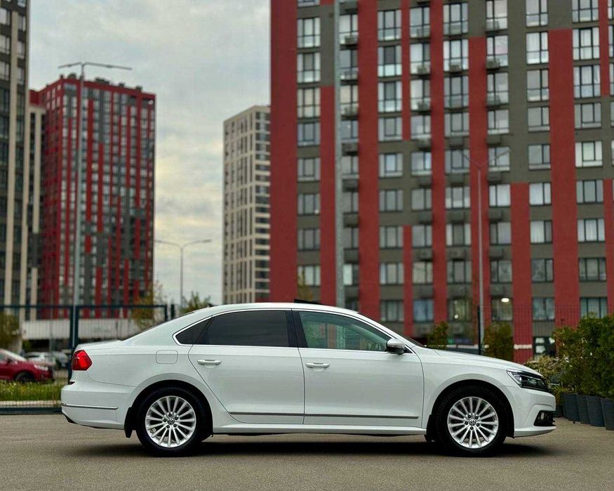 Volkswagen Passat SE