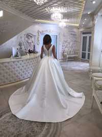Весільне атласне плаття/ свадебное атласное платье