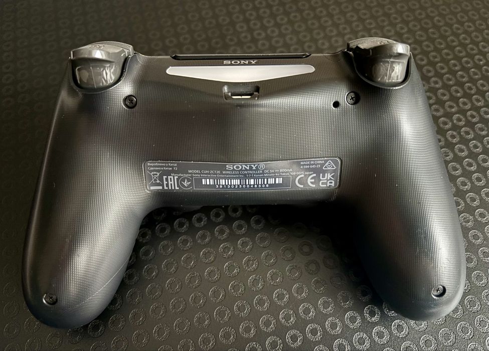 Dualshock 4 v2, оригінал