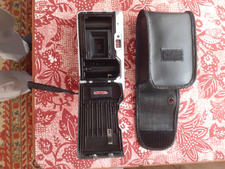 Фотоаппарат пленочний.