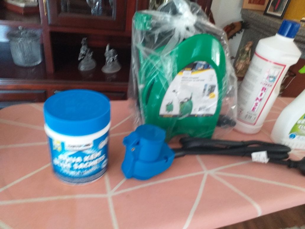 Material para roulotes 1 mangueira  1 ficha  elétrica  3 frascos para