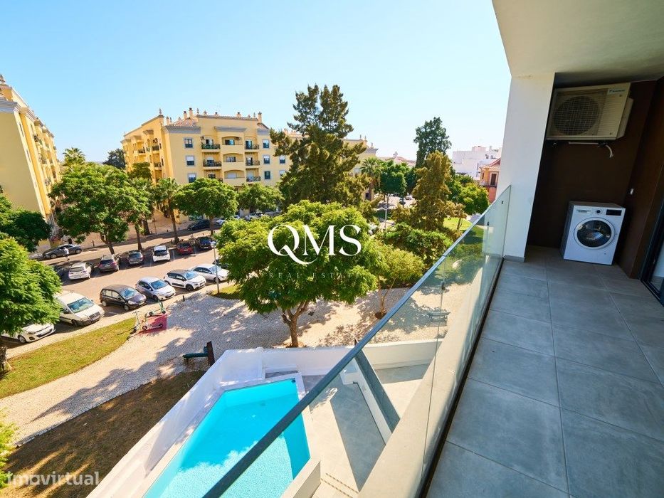 Apartamento T2 Moderno com Garagem & Piscina no Coração de Faro