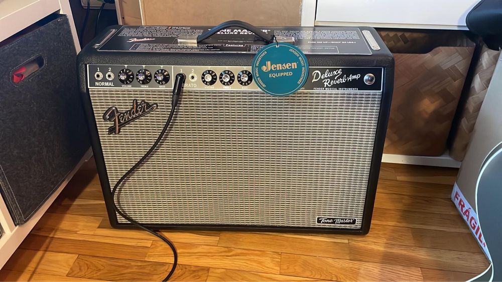 Eastman T484, Fender Deluxe Tone Master, Vintage VSA500P semi-hallow