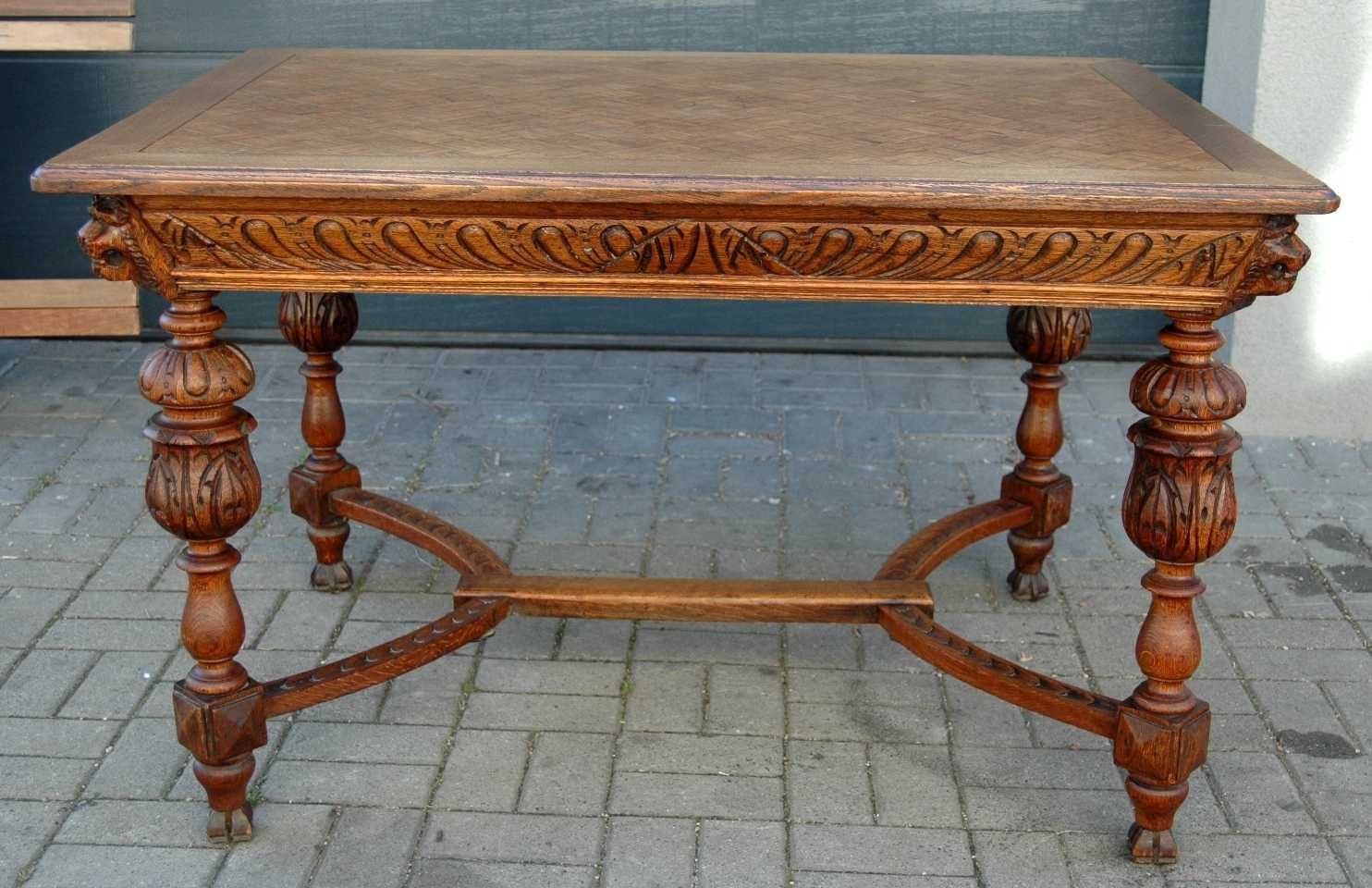 Piękny ręcznie rzeźbiony stół z litego drewna Antyk z Francji