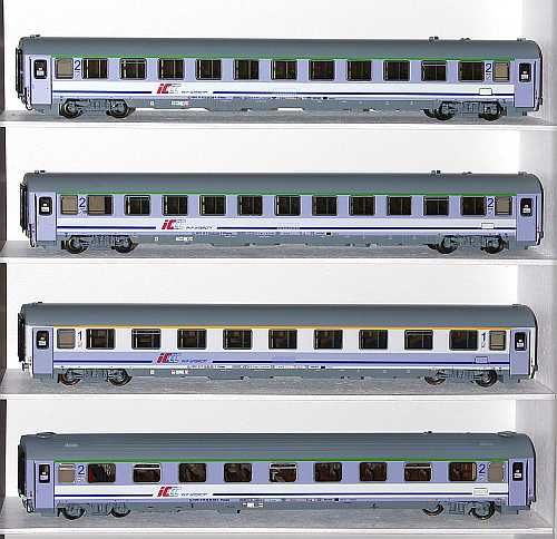 Kolejka H0  Acme 55258 - 4 wagony pociąg PKP Sobieski