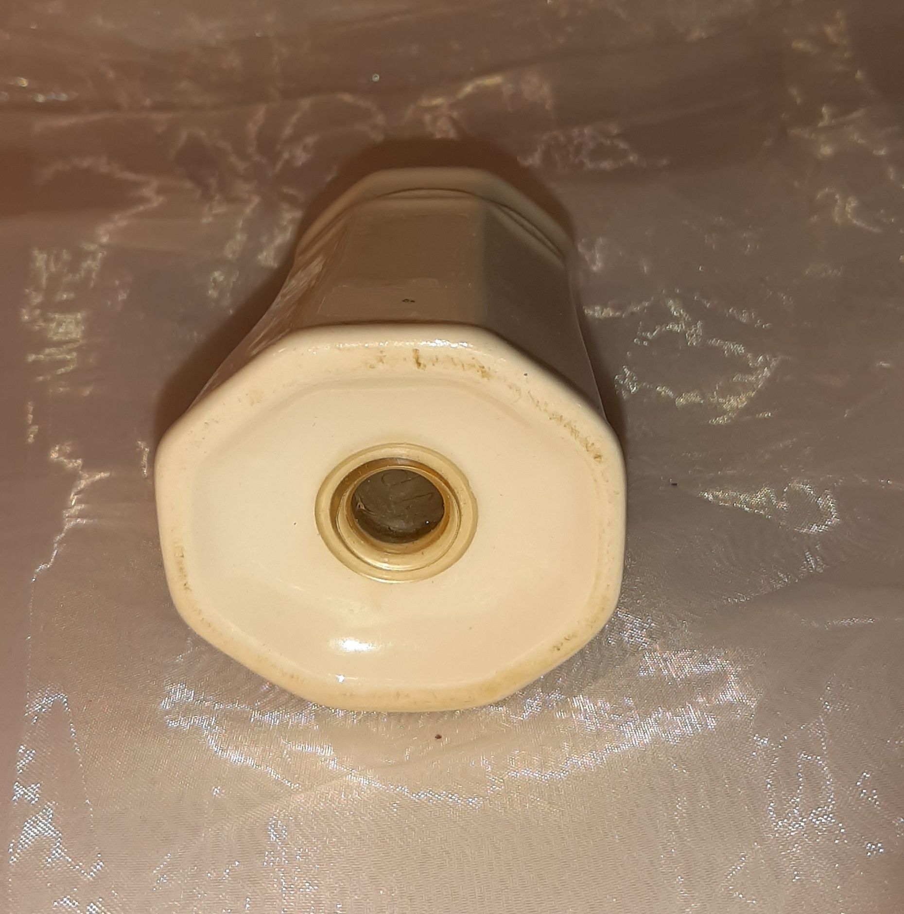Ceramiczny pojemnik na przyprawę / solniczka