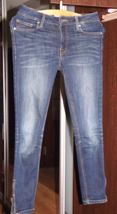 Продам джинсы фирмы MANGO. Размер 34, рост 158-164 см..