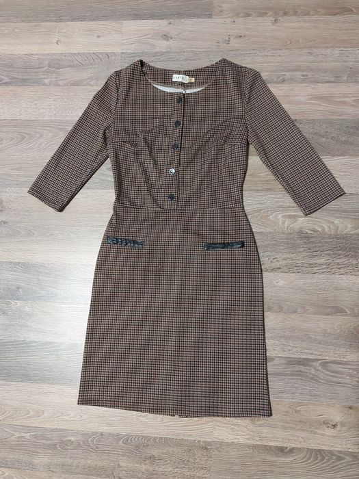 Продам сукню в гарному стані