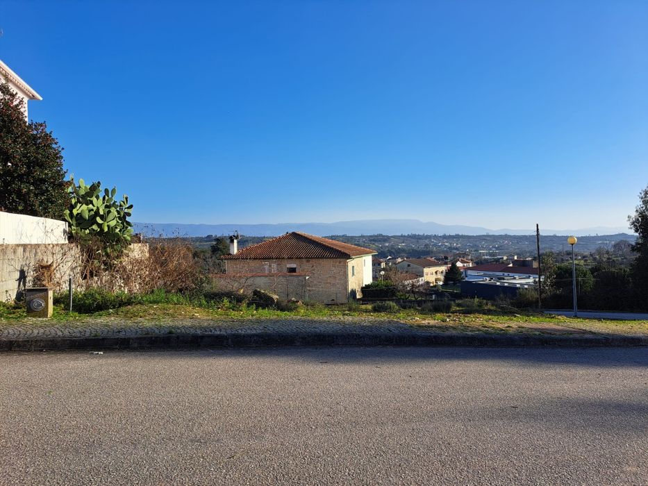 Lote com 500m2 - Mangualde