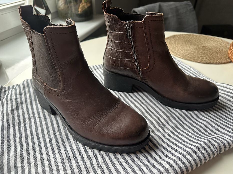 Skórzane brązowe botki Lasocki 37