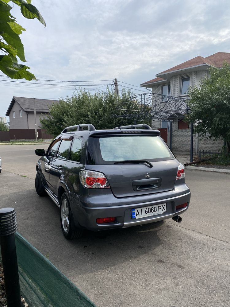 Продам Mitsubishi Outlander 2.4 AT