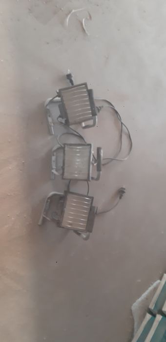 Lampa halogen na stopce