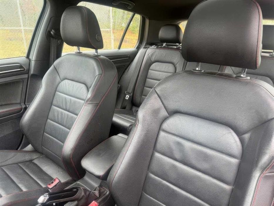 Volkswagen Golf GTI 2.0T SE 4-Door      2017