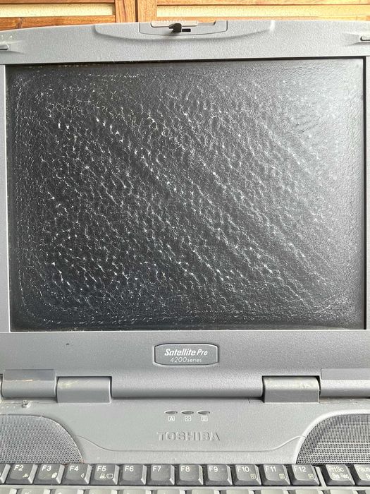PORTÁTIL VINTAGE TOSHIBA Satelite Pro 4200 - Win98 LAPTOP Peças/Decor.