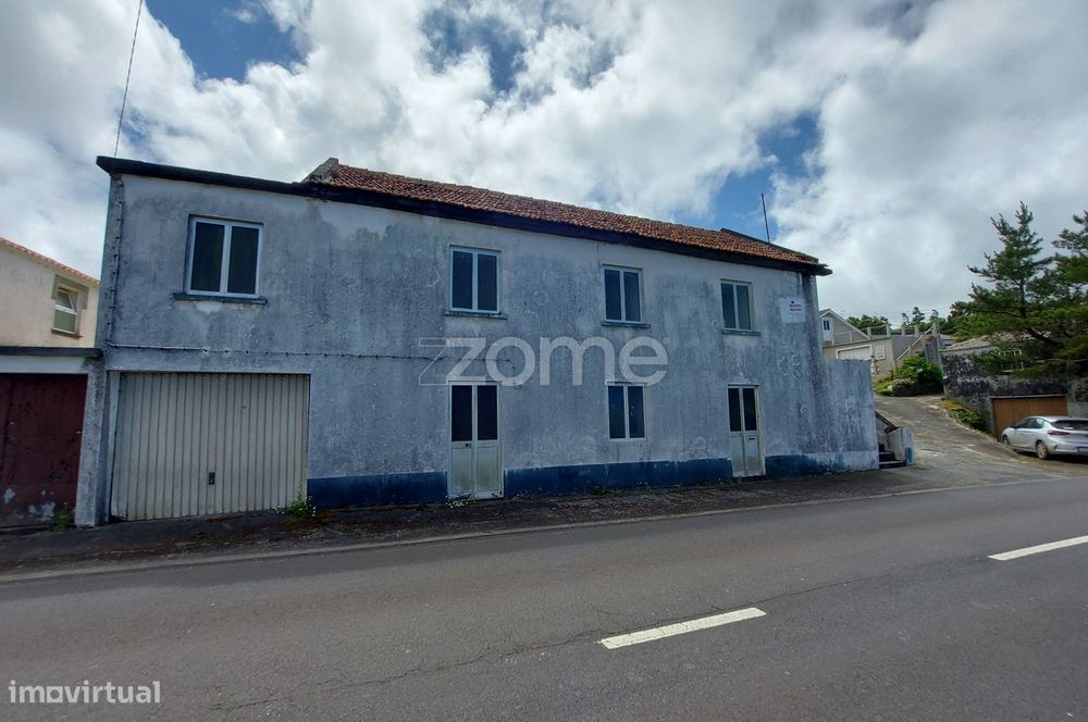 Moradia com terreno em Santo António, ilha de São Jorge