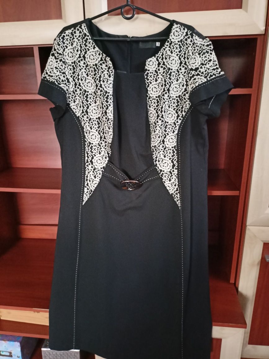 Czarna sukienka rozmiar 54