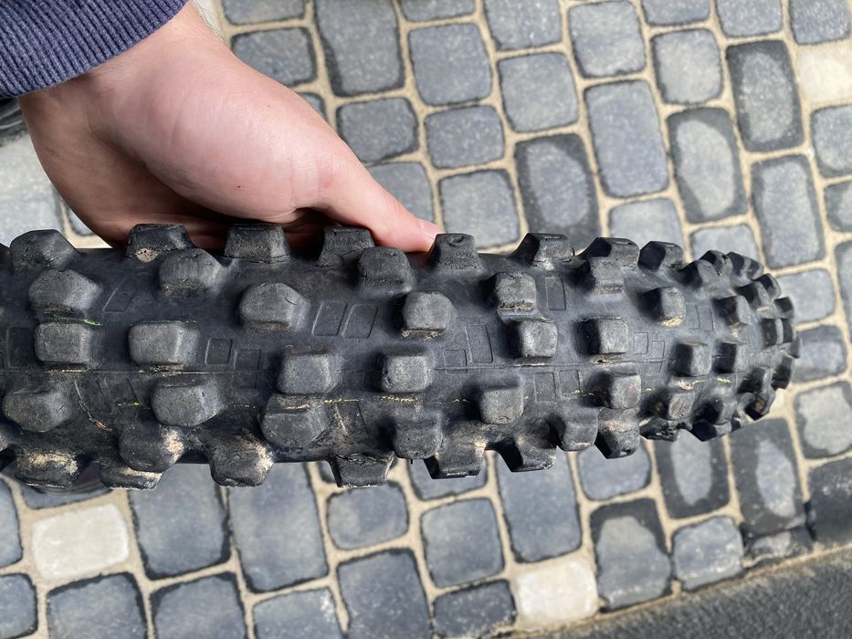 Продам ендуро резину