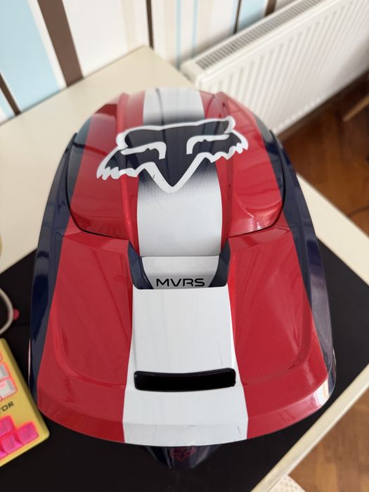 Fox v1 mips motorcycle helmet