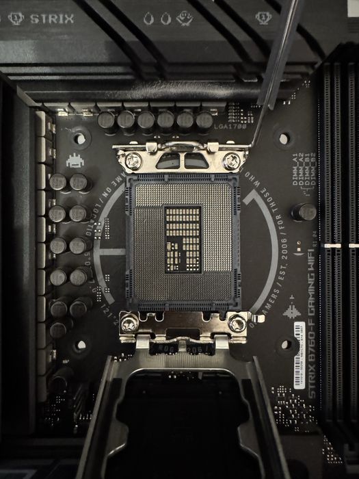 Asus ROG STRIX B760-F gaming wifi s1700