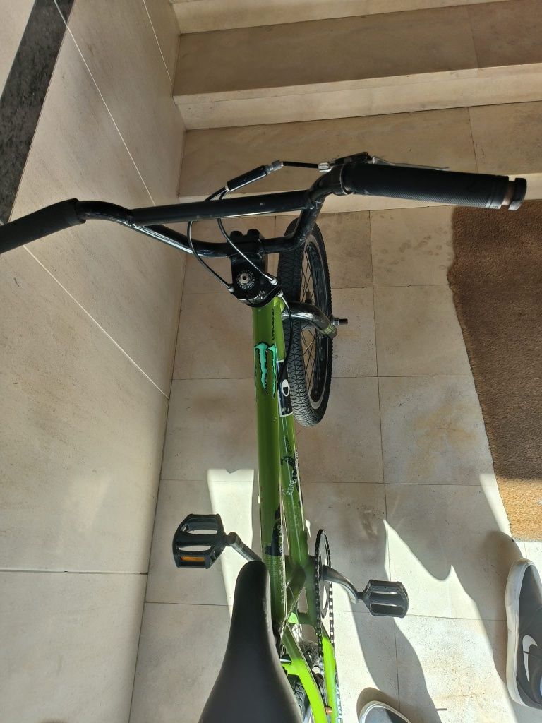 BMX verde aro 18- pronta pra andar