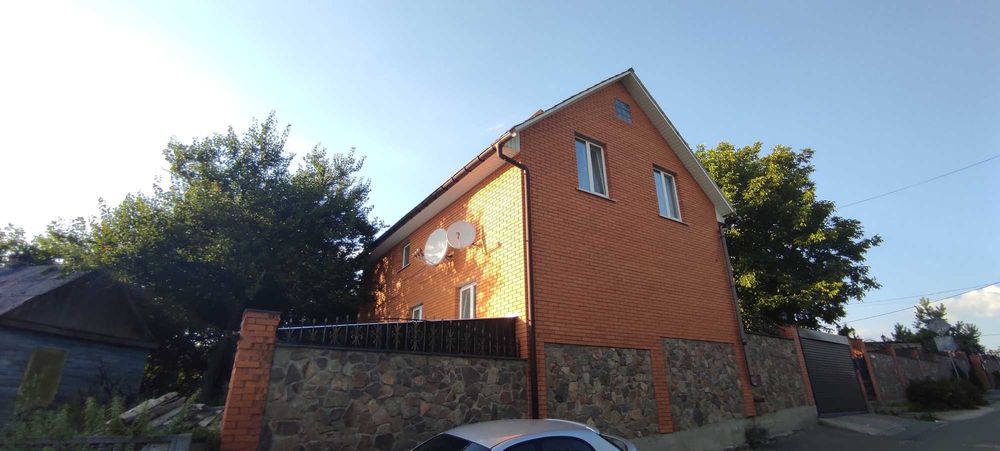 От хозяина. Крюковщина, продажа 2 домов с гаражём и участком