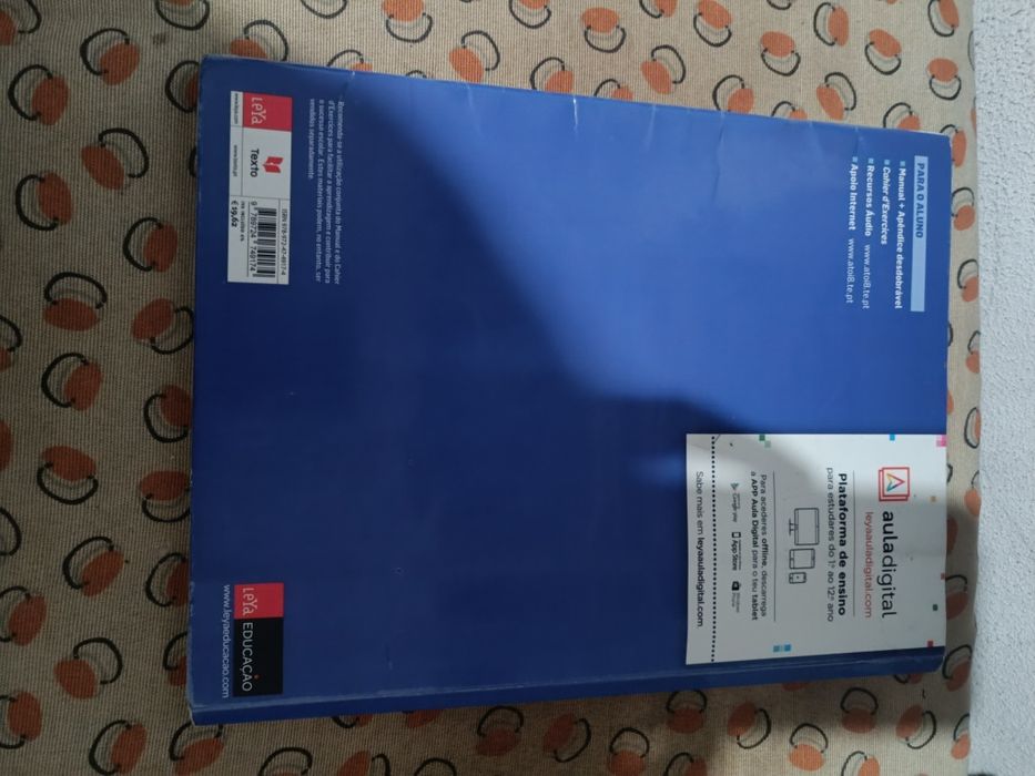 Livro escolar francês 8 ano