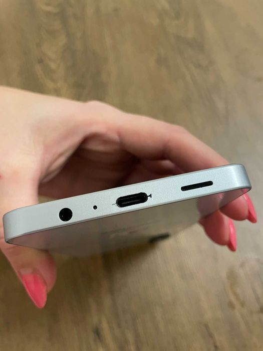 Телефон Samsung A06