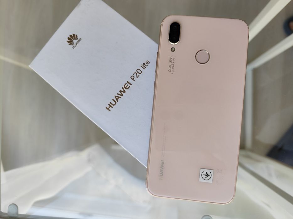 Смартфон Huawei P20 Lite 64 ГБ / 4 ГБ