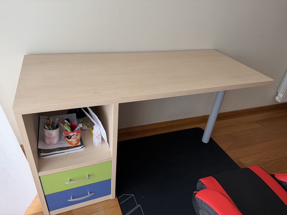 Secretária infantil/juvenil