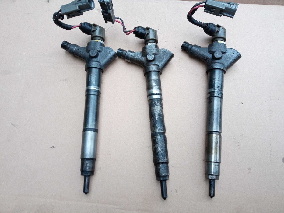 toyota 05-09 avensis t25 rav4  corolla wtryskiwacz 2,2 d-cat 177KM