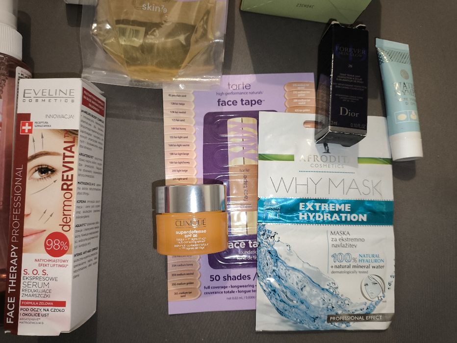 Kosmetyki Pixi płatki pod oczy perfumy clinique tarte Bell eveline