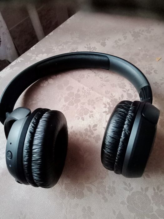 Продам навушники JBL TUNE 520