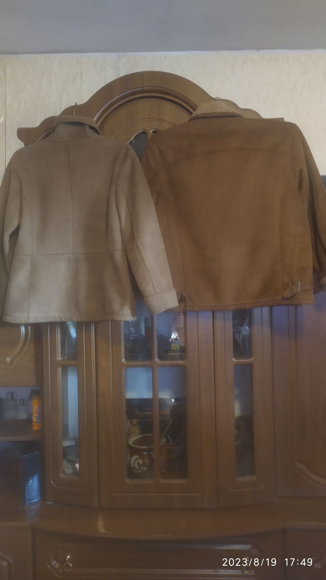 Продам женскую и мужскую дублёнки ( куртки). Размеры - 14 и 25.